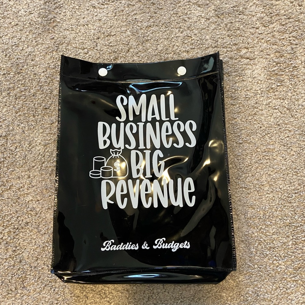 Cash stuffing small business binder from Baddies and Budgets.